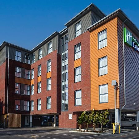 Holiday Inn Express - Fleet By Ihg Zewnętrze zdjęcie