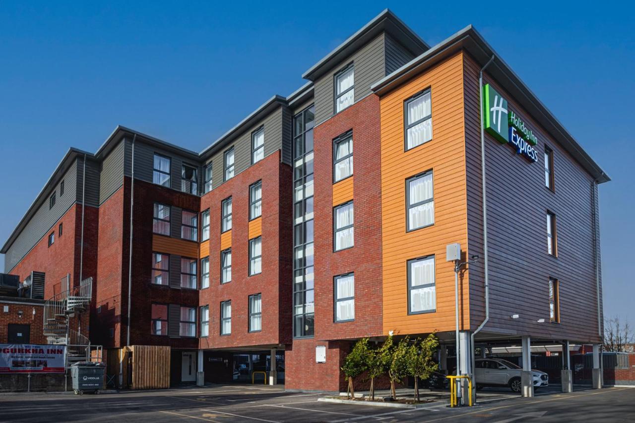 Holiday Inn Express - Fleet By Ihg Zewnętrze zdjęcie