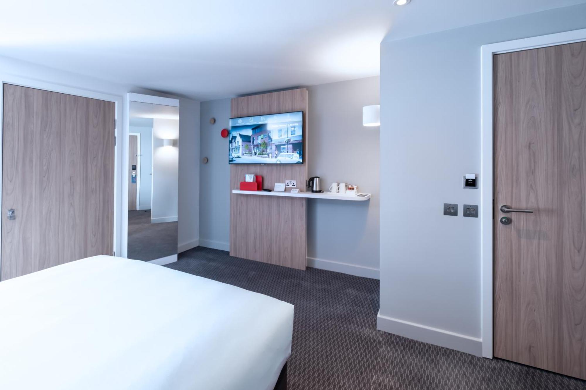 Holiday Inn Express - Fleet By Ihg Zewnętrze zdjęcie